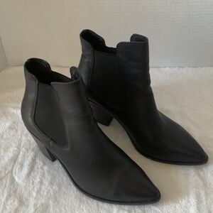 Chinese laundry Women's Black Ankle Boots